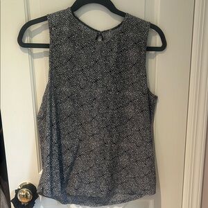 Lululemon Athletica Black and Gray Sleeveless Blouse